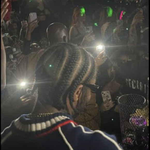 Meet your Posher, Riah - Picture 1 of 1